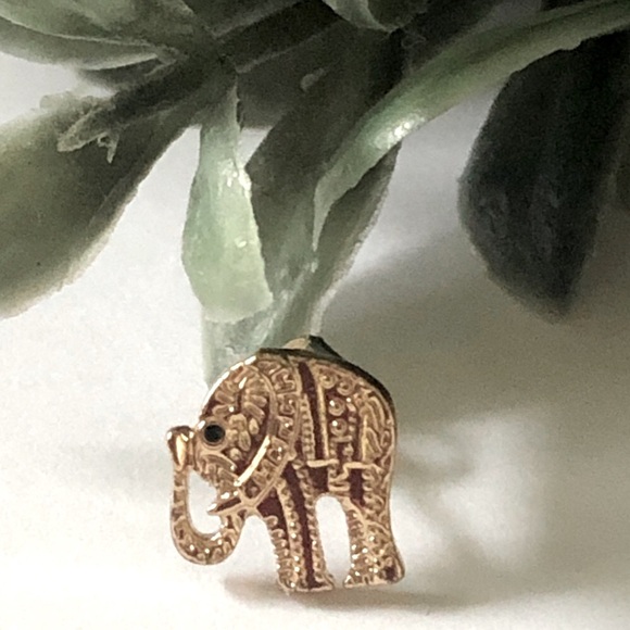 Jewelry - Single Gold Elephant earring